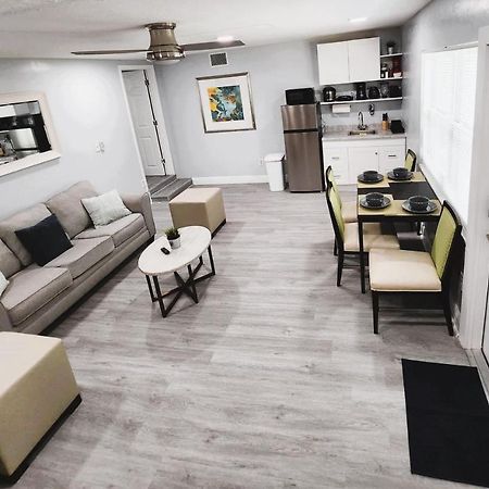 Cheerful Super Suite + 2 Queen + Sofa Bed Minutes From The Airport! Tampa Kültér fotó